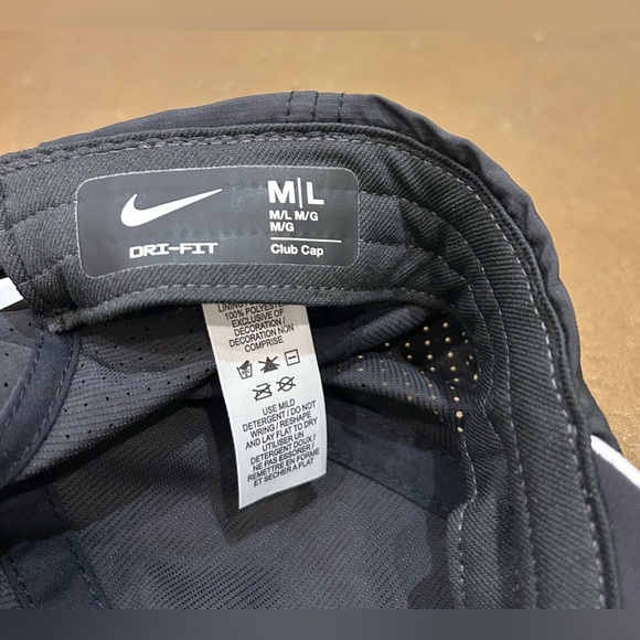 NIKE Dri-Fit Adjustable M/L Baseball Cap With Amplify Logo, Black/white - Picture 7 of 9